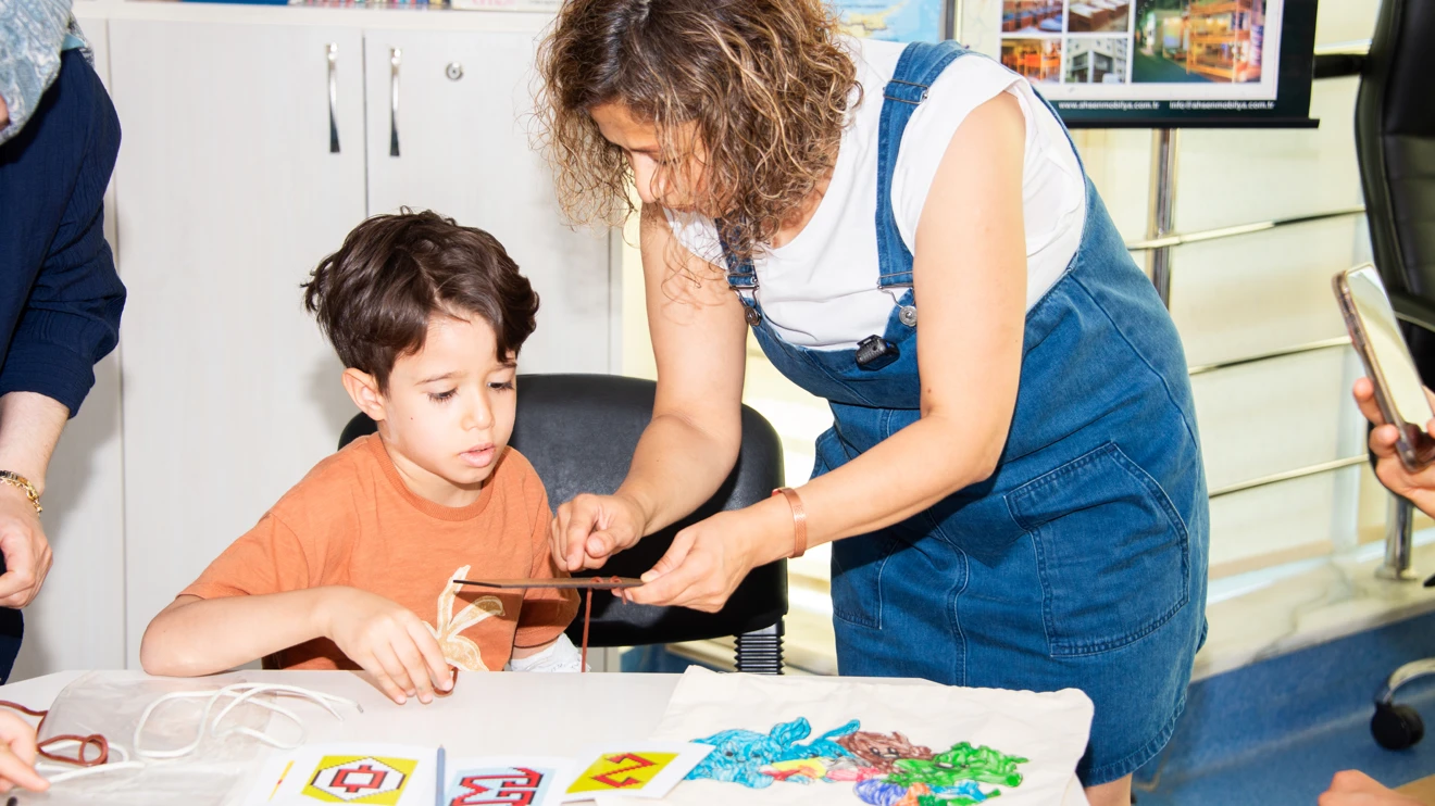 Tedavi gören çocuklara moral etkinlikleri düzenlendi